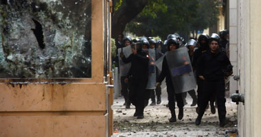 الداخلية: لم نقتحم التحرير.. وضبطنا 18 متظاهر بميدان سيمون بوليفار