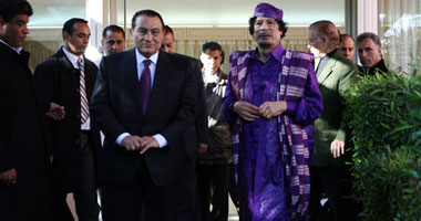القذافى يدعو مبارك للمشاركة فى 3 قمم تُعقد بليبيا 