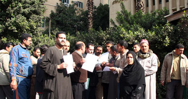 أصحاب شركات الحبوب والمزارعون يستغيثون بـ"مبارك" من المصيلحى وأباظة.. ويتهمون القطاع العام بفرض إتاوات مقابل توريد الذرة.. 