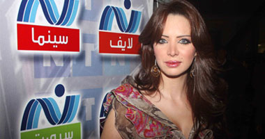 سارة بسام تنفى سحب الجنسية الجزائرية منها