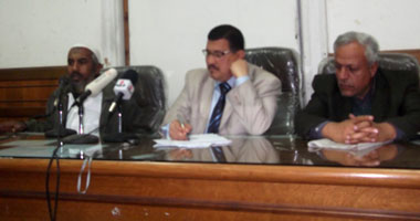 معتقلون سياسيون يروون مأساتهم في أشهر سجون مصر..رئيس مباحث سجن أبو زعبل حرق المصاحف وأمرنا بالسجود لصورة مبارك والطواف حولها..شربنا من مياه ترعة الاسماعيلية و8 مساجين لقوا مصرعهم بعد اغتصابهم جنسيا