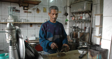 أشرف نبوى يكتب: القعدة بالمشاريب.. والمواطنة بالتأييد