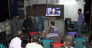 صاحب مقهى بإمبابة يشجع الشباب على الانتخابات بإذاعة أغنية "بشرة خير"