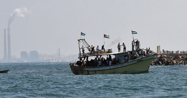 بحرية الاحتلال تختطف 4 صيادين قبالة شاطئ النصيرات وسط قطاع غزة