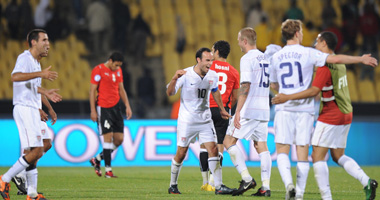 حسن شحاته أعلن الحرب على عمرو أديب وتجاهل الرد على صحف جنوب أفريقيا