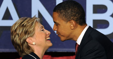 أوباما وهيلارى يطلبان دعم النساء