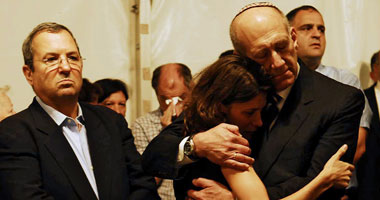 أولمرت وباراك يحيون ذكرى الجنديين الإسرائيليين