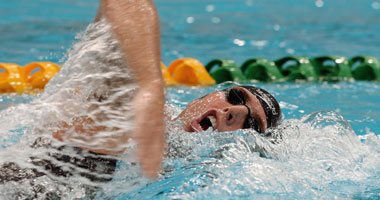 هاكيت يحطم الرقم القياسى لسباق 800 متر سباحة حرة