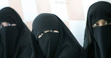 غضب بين مسلمى بريطانيا لإجبار الفتيات على ارتداء النقاب بالمدارس