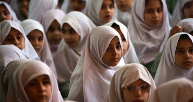 المجلس الإسلامى الفرنسى ينتقد مشروع قرار يمنع ارتداء الحجاب بدور الحضانة  