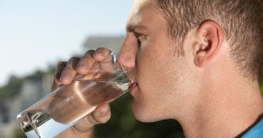 دراسة أمريكية: نقص الماء فى الجسم يغير المزاج ويضعف الطاقة