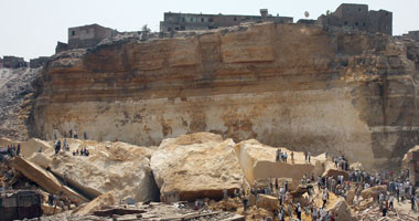 سقوط صخور من جبل المقطم بمنشأة ناصر دون إصابات اليوم السابع