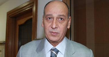 فريد ولطيف ومجاهد يهنئون البنانى على "المدير التنفيذى" لوزارة الرياضة فريد ولطيف ومجاهد يهنئون البنانى على "المدير التنفيذى" لوزارة الرياضة