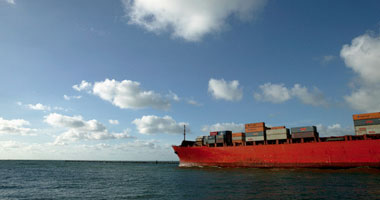 تسرب أكثر من ألف طن زيت وقود من سفينة شحن يابانية قبالة جزيرة موريشيوس