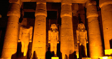 عرض آثار فرعونية كانت غارقة فى البحر المتوسط فى معهد العالم العربى بباريس