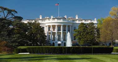 صحيفة أمريكية: سارة ساندرز ثالث امرأة تتولى منصب المتحدث باسم البيت الأبيض