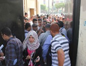 أمن جامعة عين شمس يمنع طالبا من دخول الحرم الجامعى لارتدائه "الشورت"