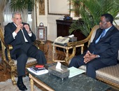 محلب وسفير غينيا يبحثان عقد اجتماعات اللجنة العليا المشتركة بين البلدين