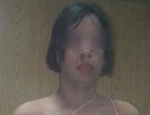 سقوط شاذ جنسياً وزوجته لإعلانهما ممارسة الدعارة والفجور على الإنترنت 