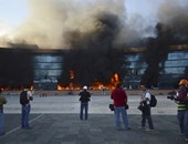 متظاهرون يضرمون النار فى مقر حكومة ولاية جيريرو بالمكسيك