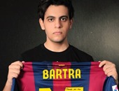 مارك بارترا لاعب برشلونة ينشر صورة المشجع المصرى الفائز بقميصه