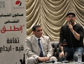 وزارة الشباب تكرم الفنان هشام عباس على مجهوداته لتبنى المواهب الشابة