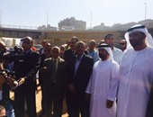 وزير الدولة الإماراتى يستمع لشرح القوات المسلحة عن كوبرى أرض اللواء