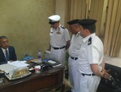 مدير أمن القاهرة يفاجئ وحدة مرور القطامية ويشدد على حسن المعاملة