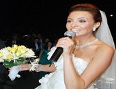 الفنانة بشرى تتبرع بفستان زفافها لصالح الأعمال الخيرية