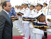 الرئيس يشهد مناورة "ذات الصوارى" بالإسكندرية.. ويرفع علم مصر على الوحدات البحرية الجديدة