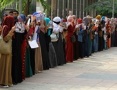 سلسلة بشرية لطلاب الإخوان بجامعة القاهرة  وهدوء بجامعة الأزهر 
