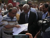 محافظ القاهرة يصل شارع باحثة البادية بشبرا لحضور حملة إزالة إشغالات