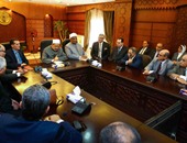 الإمام الأكبر يلتقى رئيس جامعة الأزهر ونوابه وعمداء الكليات