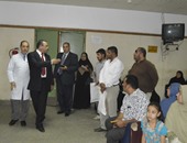 بالصور.. رئيس جامعة المنصورة يتفقد مركز طب وجراحة العيون