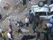 نشطاء يتداولون صورة لحادث سقوط ميكروباص من أعلى كوبرى بالإسكندرية