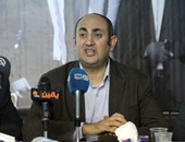 خالد على يصل دار القضاء للتضامن مع أسرة علاء عبد الفتاح