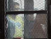 حبس علاء عبد الفتاح ومتهمى أحداث الشورى وتأجيل القضية لـ11 نوفمبر