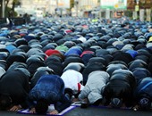 الألاف من مسلمى فرنسا يؤدون صلاة العيد بمسجد باريس الكبير