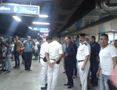 مدير شرطة النقل يتفقد مترو الشهداء ويوجه بالحسم مع الخارجين على القانون