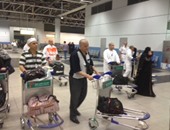 810 حجاج فلسطينيين يغادرون مطار القاهرة متوجهين إلى الأرضى المقدسة