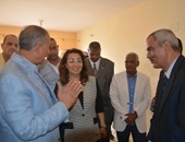 وزيرة التضامن الاجتماعى ومحافظ البحر الأحمر يتفقدان مشروع المرأة المعيلة