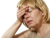 الصداع من أعراض مرحلة انقطاع الطمث عند النساء
