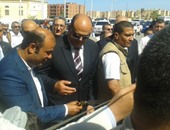 وزير التموين يفتتح محطة وقود بعد تطويرها بمطروح