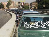 "صحافة المواطن".. اصطفاف السيارات أمام محطات الوقود فى سوهاج