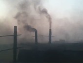 بالفيديو.. سكان ميت غمر يشكون الأدخنة الضارة لأحد مصانع الألمنيوم
