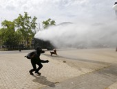 بالصور.. احتجاجات تتحول إلى عنف مع الشرطة فى عاصمة شيلى