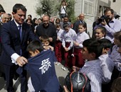 رئيس وزراء فرنسا يزور لاجئين سوريين وعراقيين بكنيسة "ماركا" بالأردن
