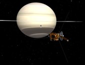 بالفيديو.. المسبار "كاسينى" يبدأ جولة لاكتشاف قمر زحل "إنسيلادوس" اليوم