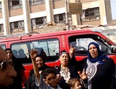 بالفيديو.. سيدات يطلقن الزغاريد بعد الإدلاء بأصواتهن فى المنيا
