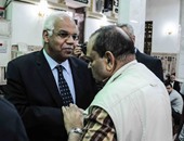 مصطفى بكرى ومحافظ القاهرة يشاركان فى جنازة جمال الغيطانى